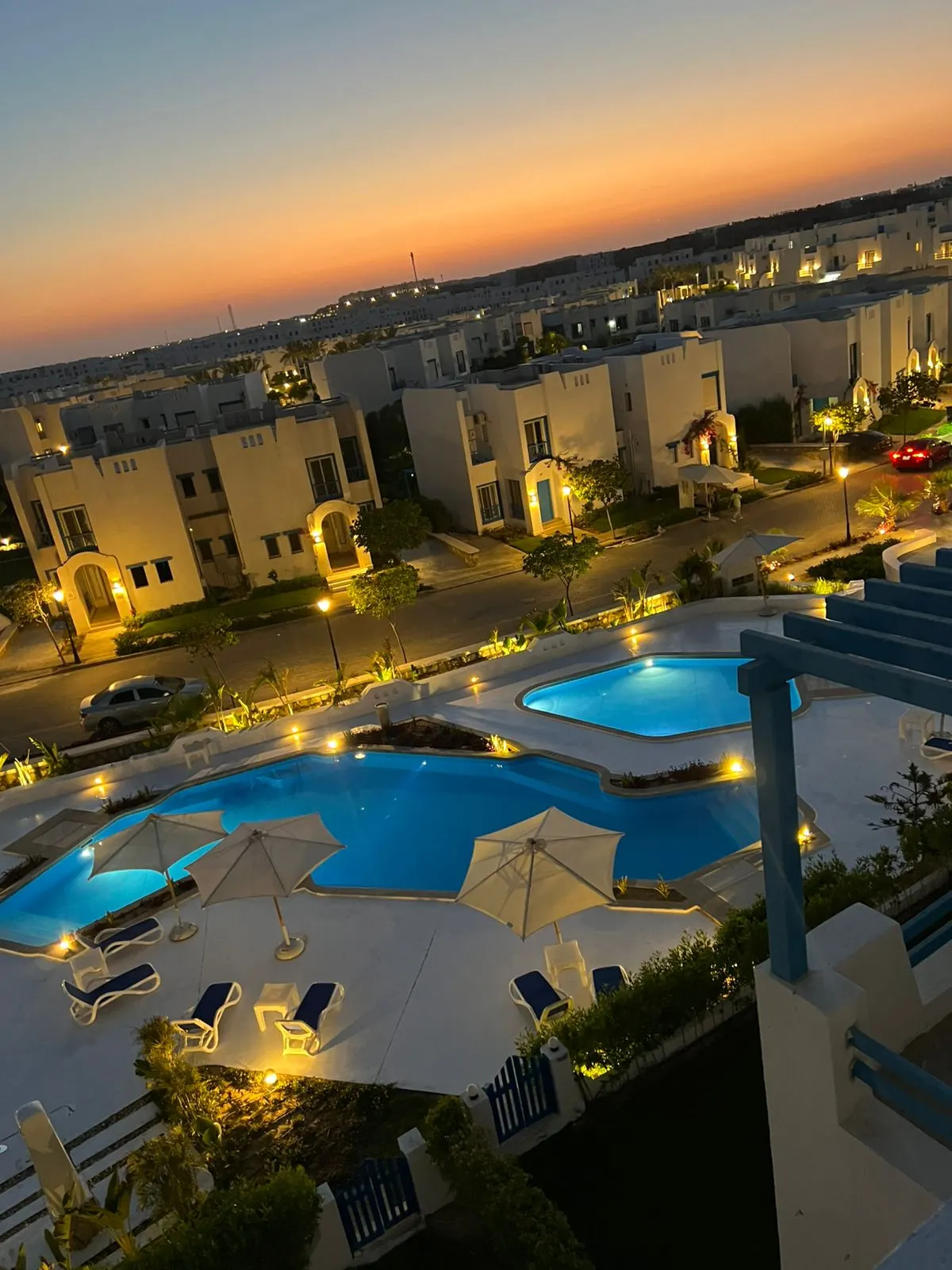 بنتهاوس للبيع داخل Mountain View Ras El Hekma بإطلالة Pool View
